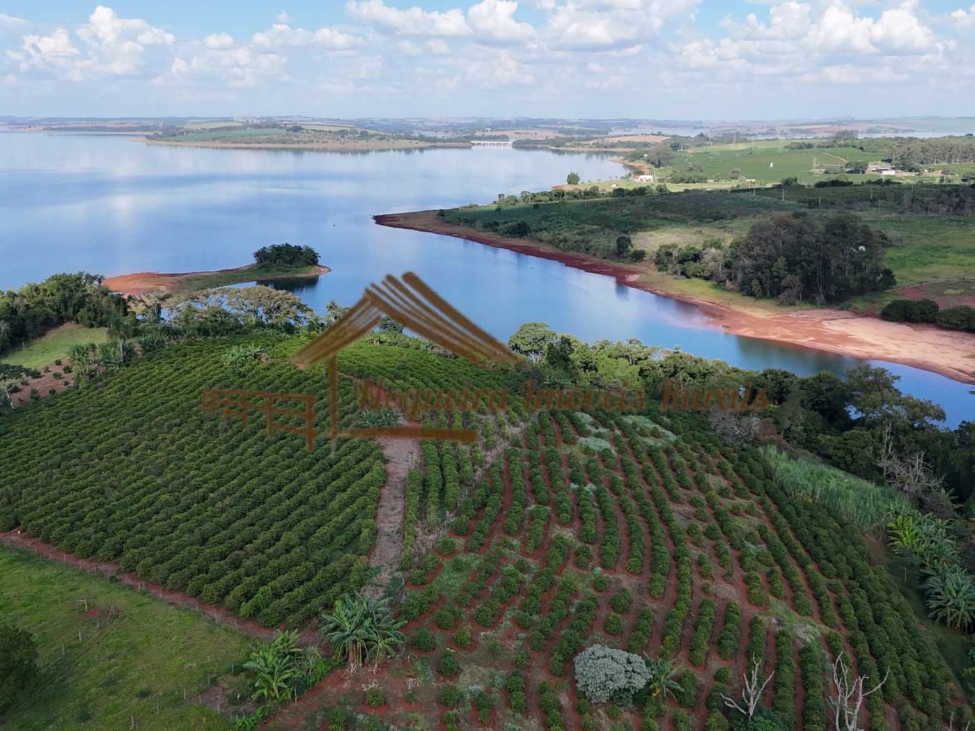 Área com 44 mil m² com margem na represa Jurumirim